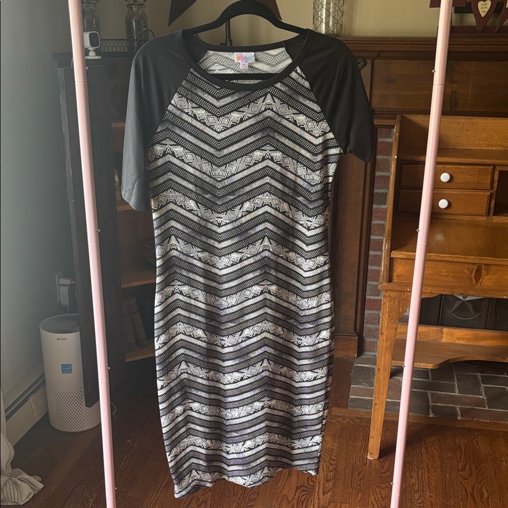 LuLaRoe Black and Gray Zigzag Midi Dress